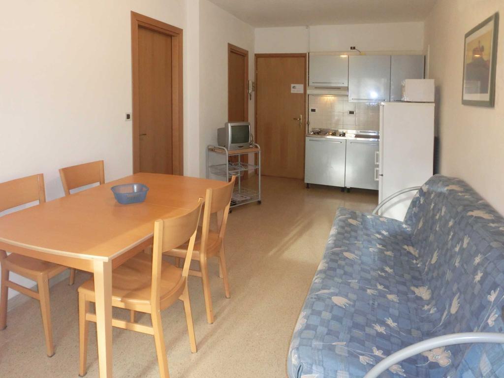 Elena Apartment Lignano Sabbiadoro Exterior photo