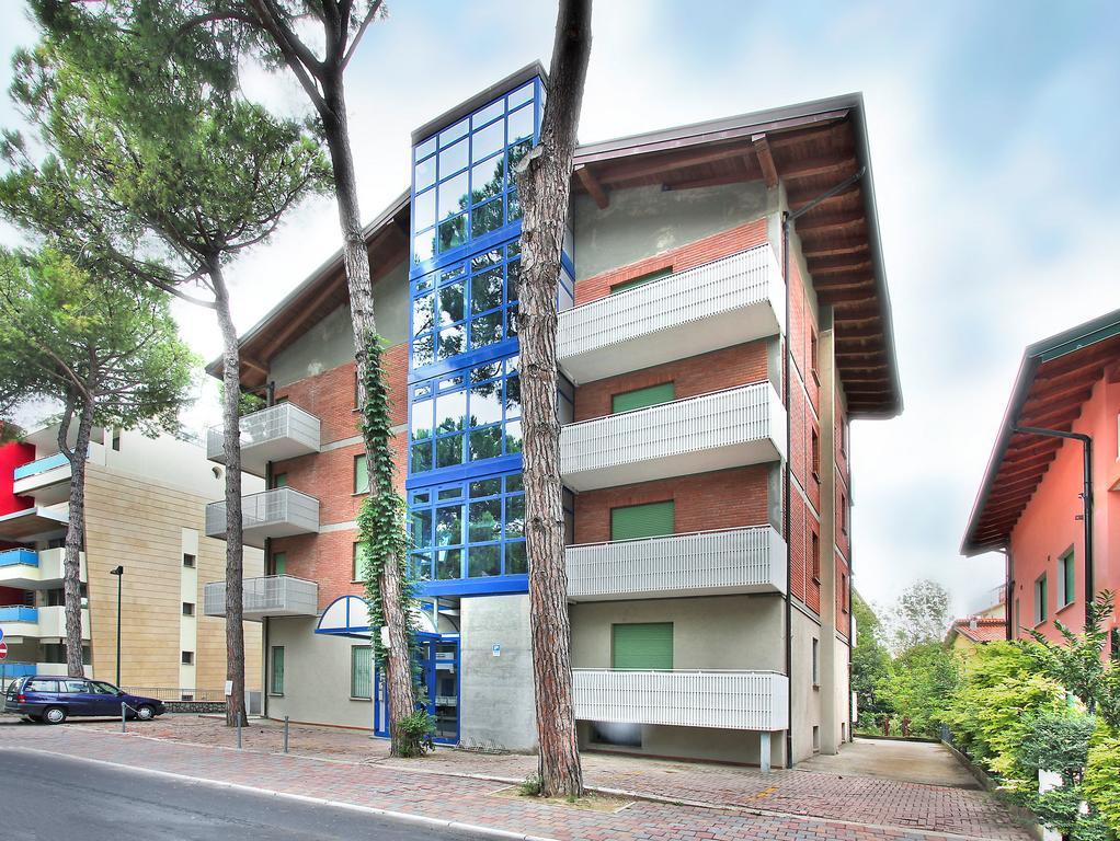 Elena Apartment Lignano Sabbiadoro Exterior photo
